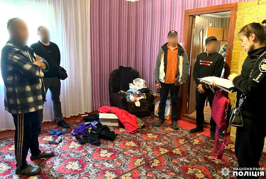 Обладнання і набої вилучили під час санкціонованих обшуків у копачів бурштину на Рівненщині