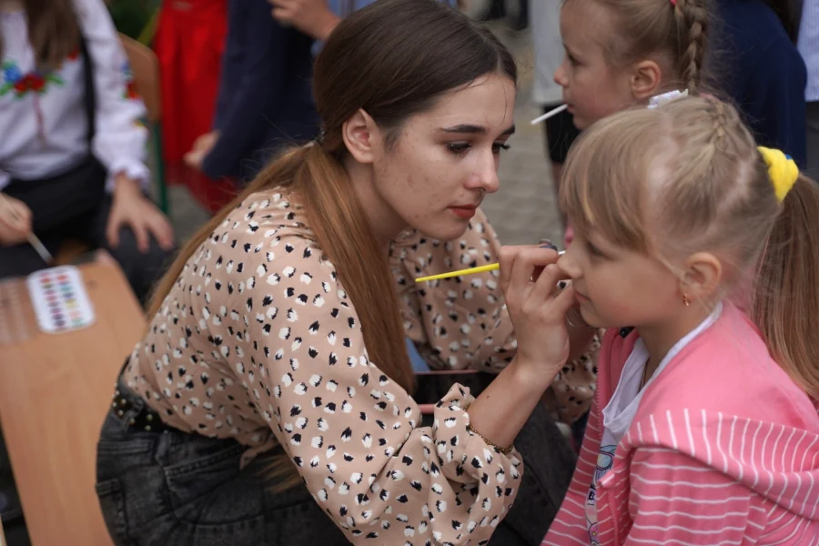 Понад 33 тисячі гривень для ЗСУ зібрали в Клеванській санаторній школі (ФОТО) - фото 1