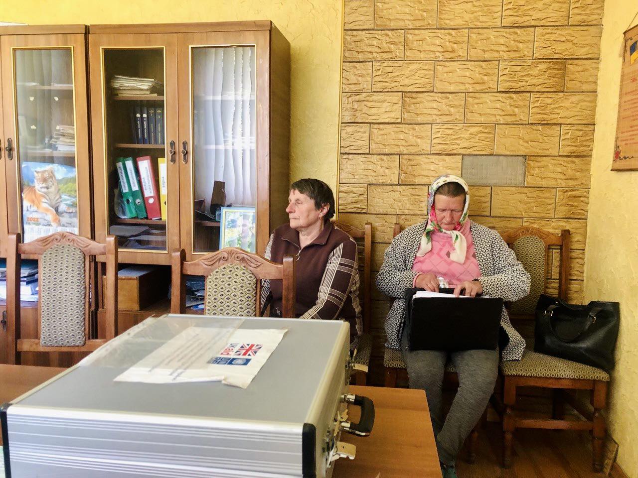 Вісім ЦНАПів Рівненщини надають послуги віддалено