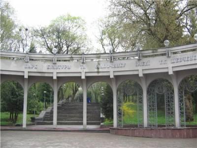 Підприємець у Рівному освітив історичну пам’ятку