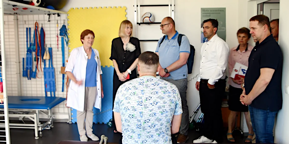 Чеський консул відвідав Рівненський обласний госпіталь ветеранів Чеський консул відвідав Рівненський обласний госпіталь ветеранів