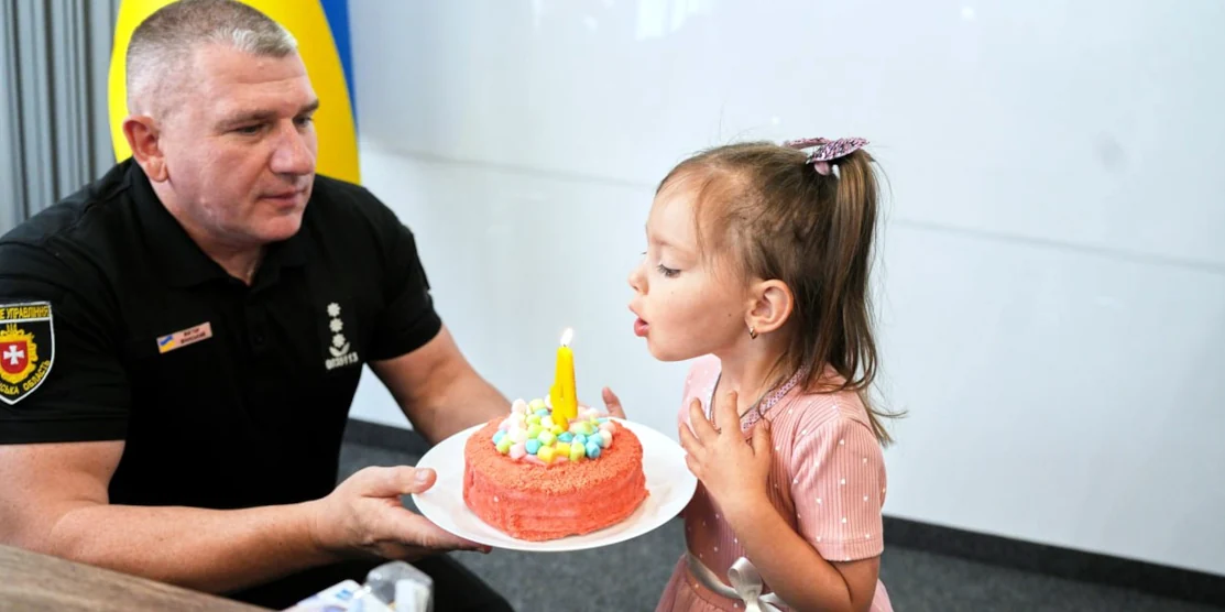 Рівненські поліцейські привітали донечку загиблого колеги