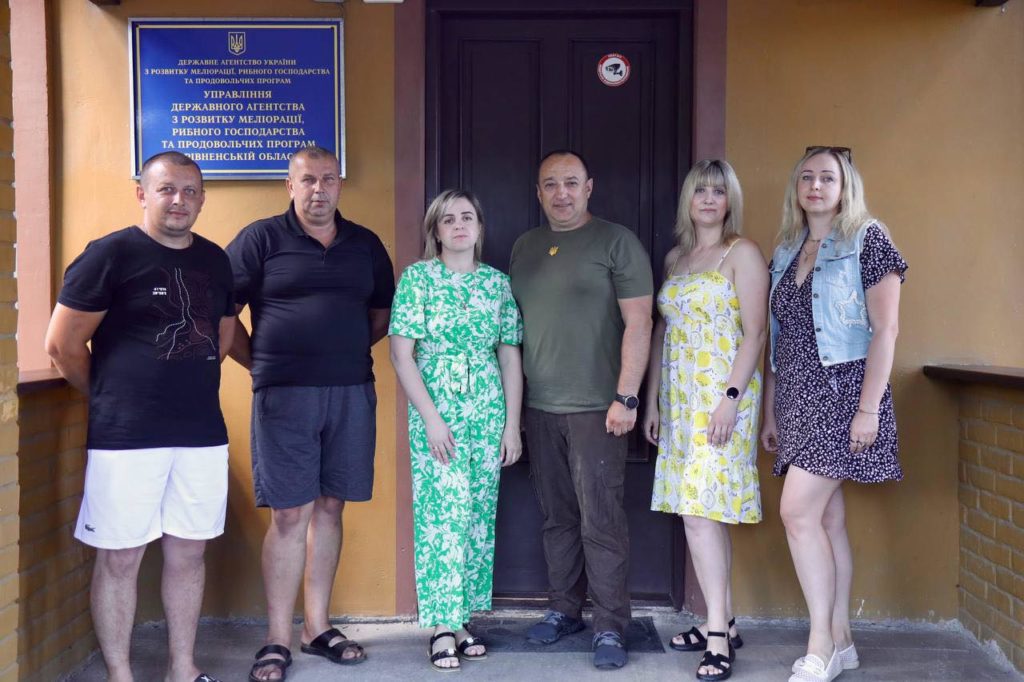 Рибальські сітки передав ЗСУ Рівненський рибоохоронний патруль - фото 4
