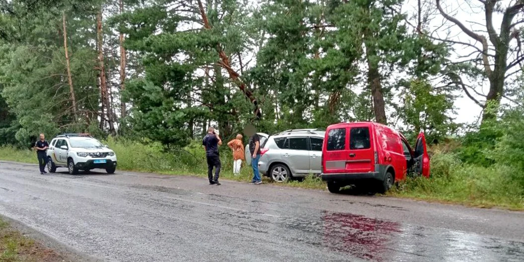 Тяжко травмувався в ДТП у Вараському районі водій фургона