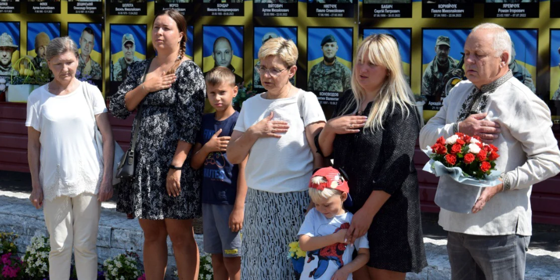У Здолбунові рідним загиблих бійців вручили державні нагороди