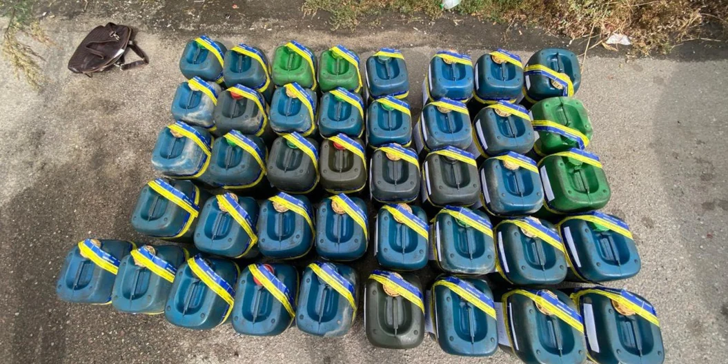 Майже півтори тони фальсифікованого дизпалива вилучили на Рівненщині