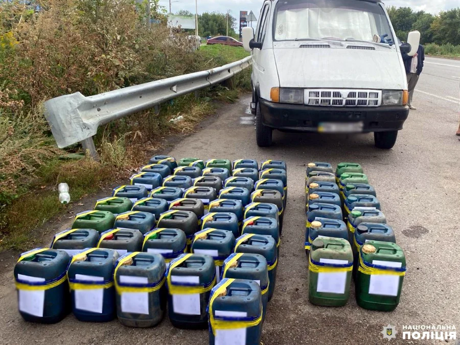 Майже півтори тони фальсифікованого дизпалива вилучили на Рівненщині - фото 1