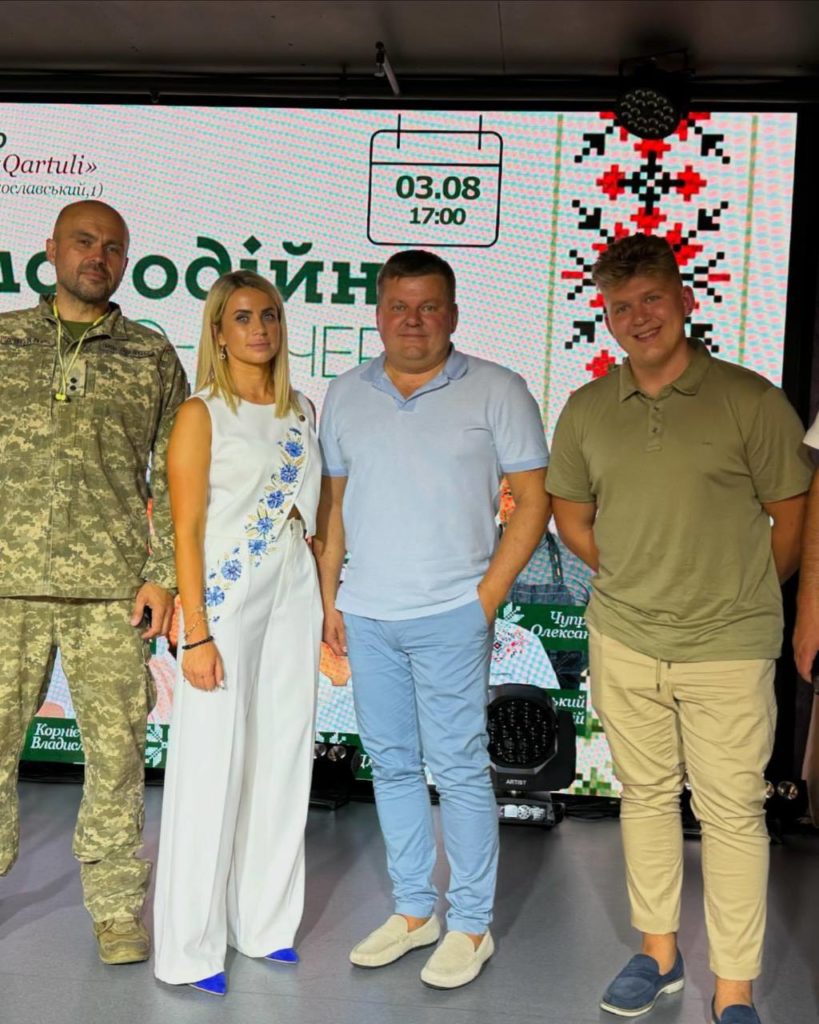 Команда рівненських волонтерів взяла участь у благодійній гастро-вечері у Дніпрі - фото 2