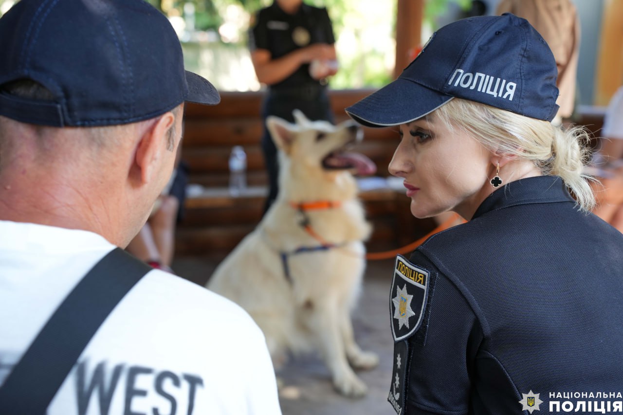 Одужати бійцям на Рівненщині допомагають собаки