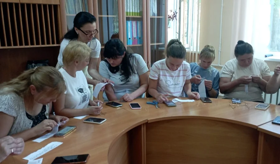 Мистецтво ниткографії опановували педагоги Тучинської спецшколи - фото 1