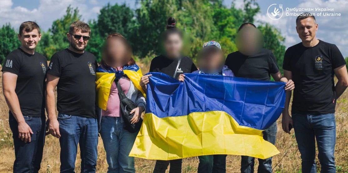 Трьох людей повернуто до України з окупованих територій