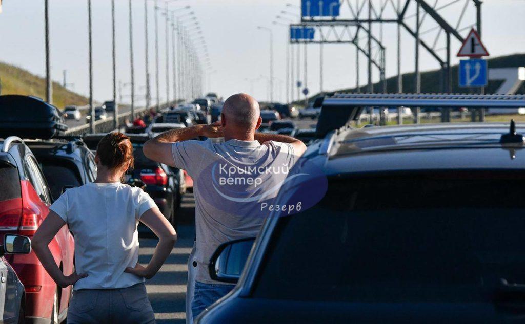 Про атаку на Кримській міст заявили росіяни - фото 1