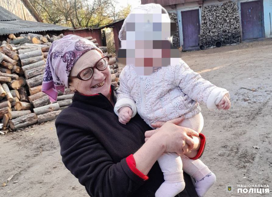 Жінку, яка ніч провела в лісі на Рівненщині, розшукали