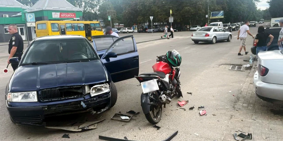 Троє мотоциклістів травмувалися в ДТП на Рівненщині