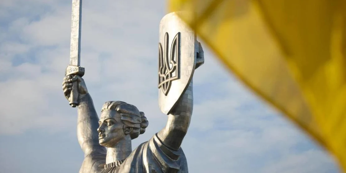 «Тризуб на монументі «Батьківщина-мати» почав ржавіти через рік після встановлення»