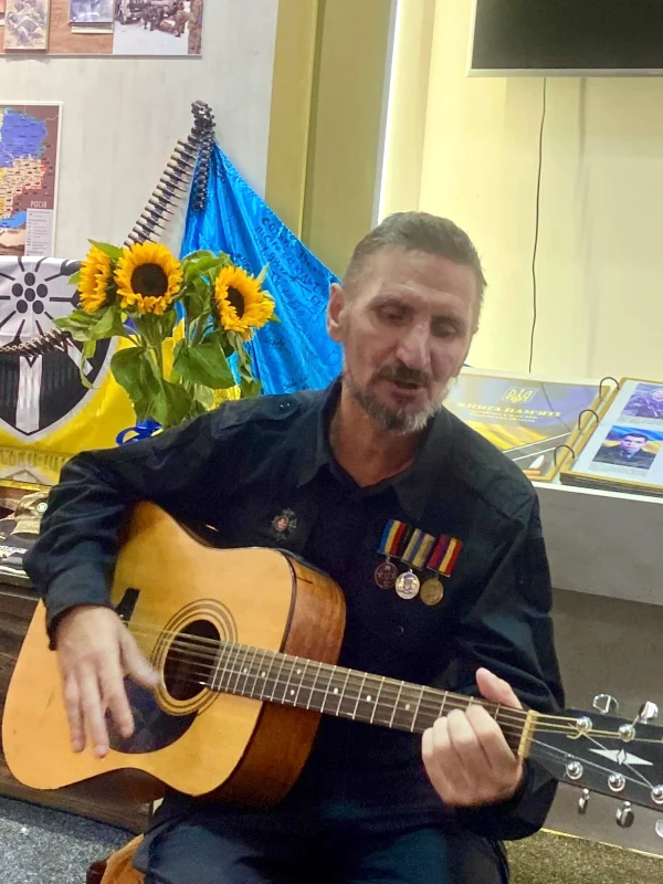 Пам'ять Захисників вшанували у Рівненському краєзнавчому музеї - фото 2