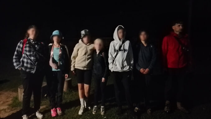 Діти з вихователькою заблукали в горах