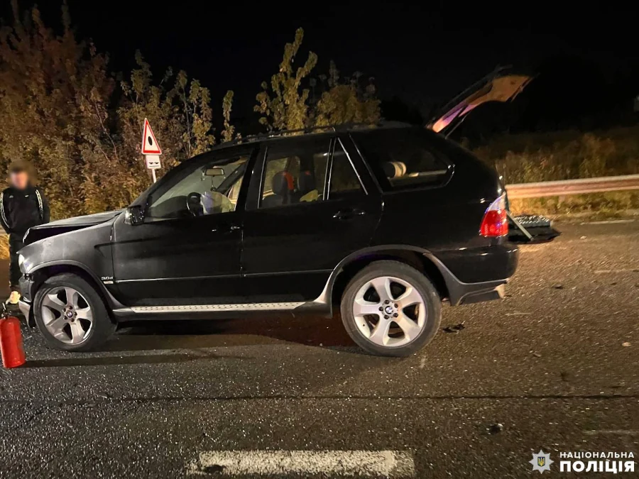 В ДТП неподалік Рівного травмувались водій та пасажирка легковика - фото 1 В ДТП неподалік Рівного травмувались водій та пасажирка легковика - фото 1