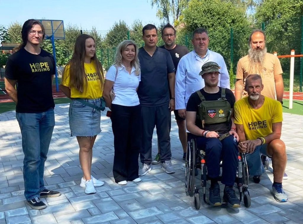 Морпіх США подався у веломандрівку, щоб допомогти українцям - фото 1 Морпіх США подався у веломандрівку, щоб допомогти українцям - фото 1