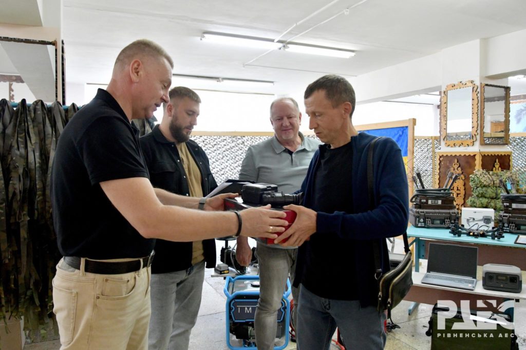Понад 2 мільйони гривень для військових зібрали працівники РАЕС - фото 2
