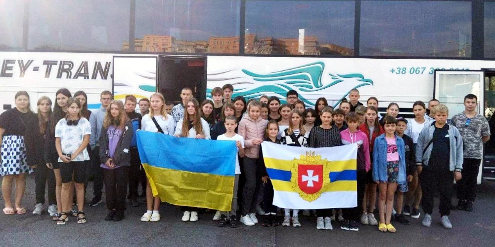 Понад пів сотні діток з Рівненщини поїхали на оздоровлення
