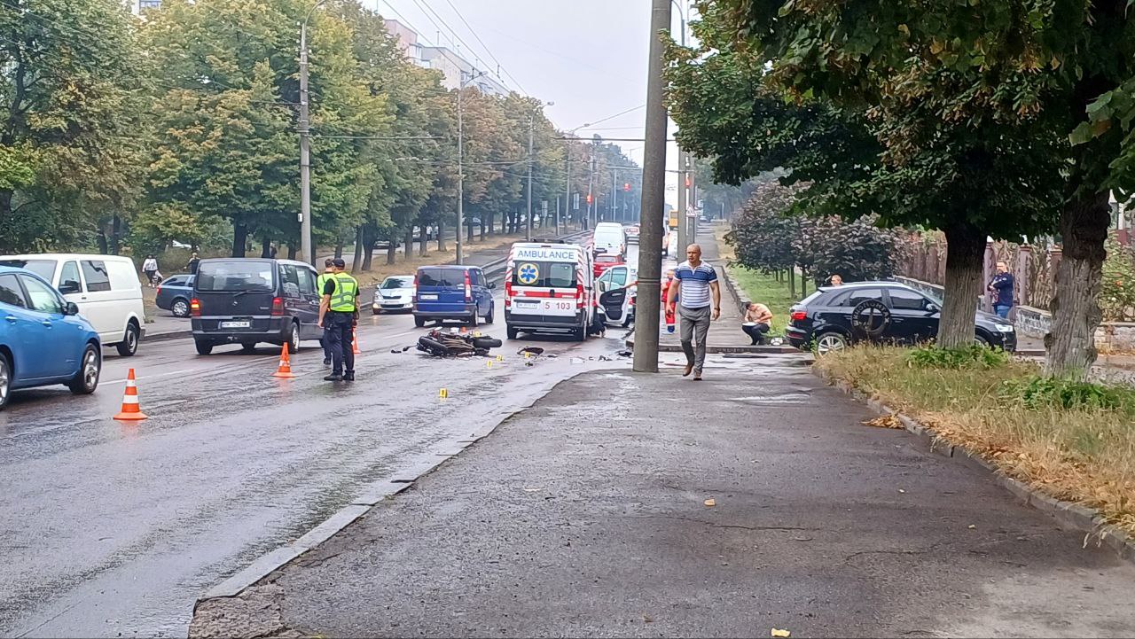 Мотоцикліст у Рівному потрапив в ДТП