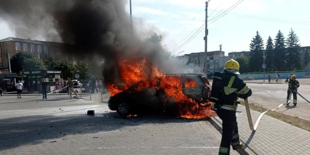 У Сарнах вщент згорів легковий автомобіль
