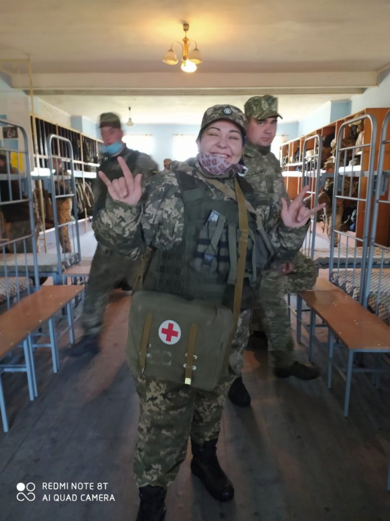 Бойова медикиня не раз ходила як по лезу ножа - фото 4