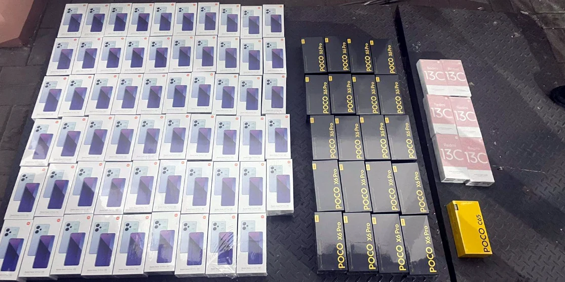 Митники виявили контрабанду смартфонів у рівнянина