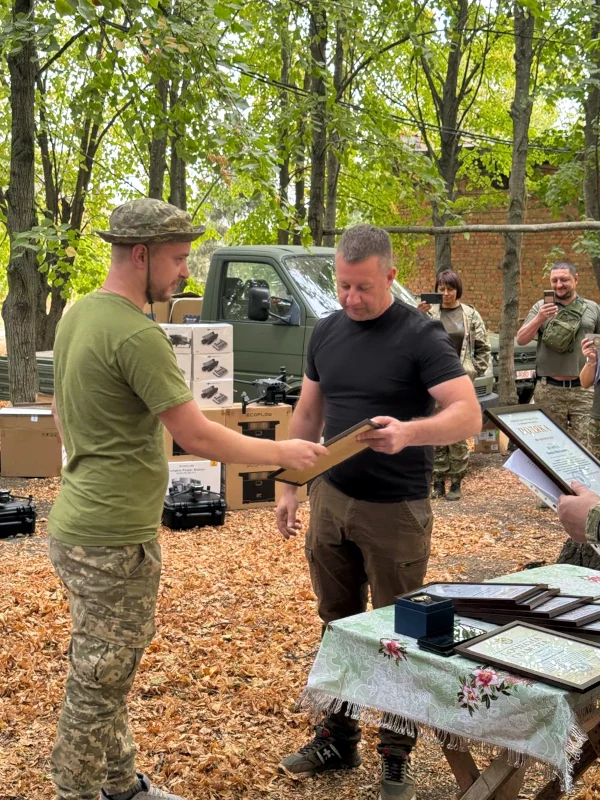 На фронт для рівнян, які боронять країну на Харківському напрямку, передали допомогу - фото 2