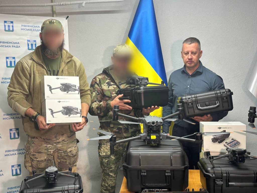 Понад півсотні дронів від Рівного передано 14-ом військовим частинам - фото 1