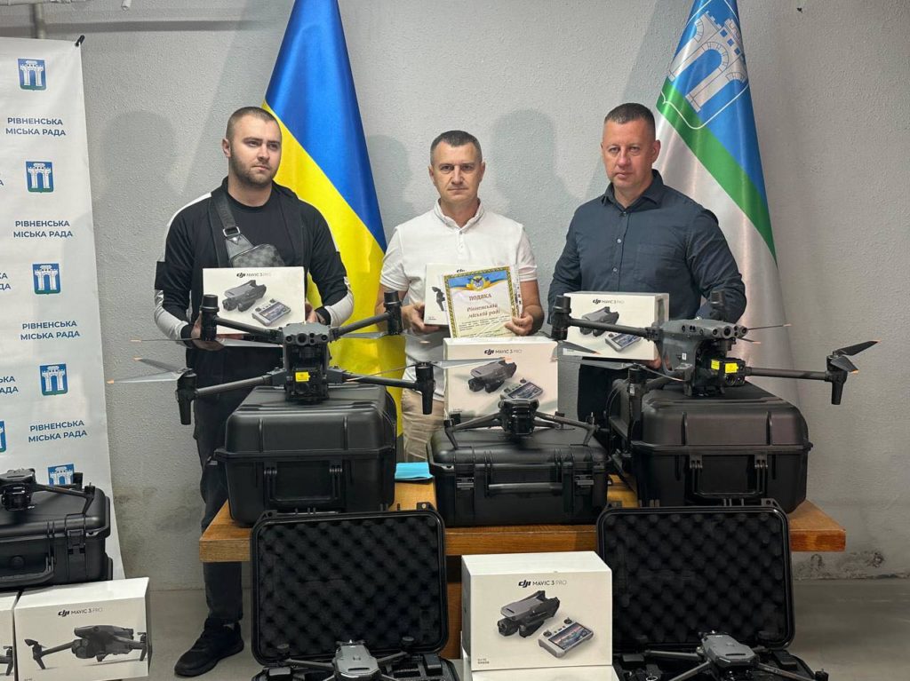 Понад півсотні дронів від Рівного передано 14-ом військовим частинам - фото 2