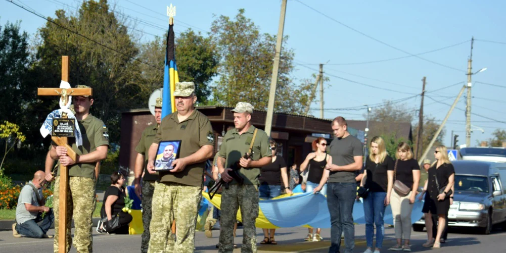 У Здолбунові провели в останню дорого полеглого Захисника