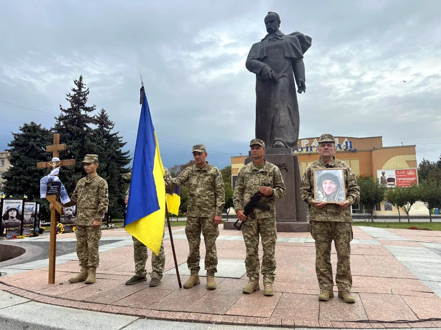Із Захисником Валерієм Кадебським попрощались у Рівному - фото 2