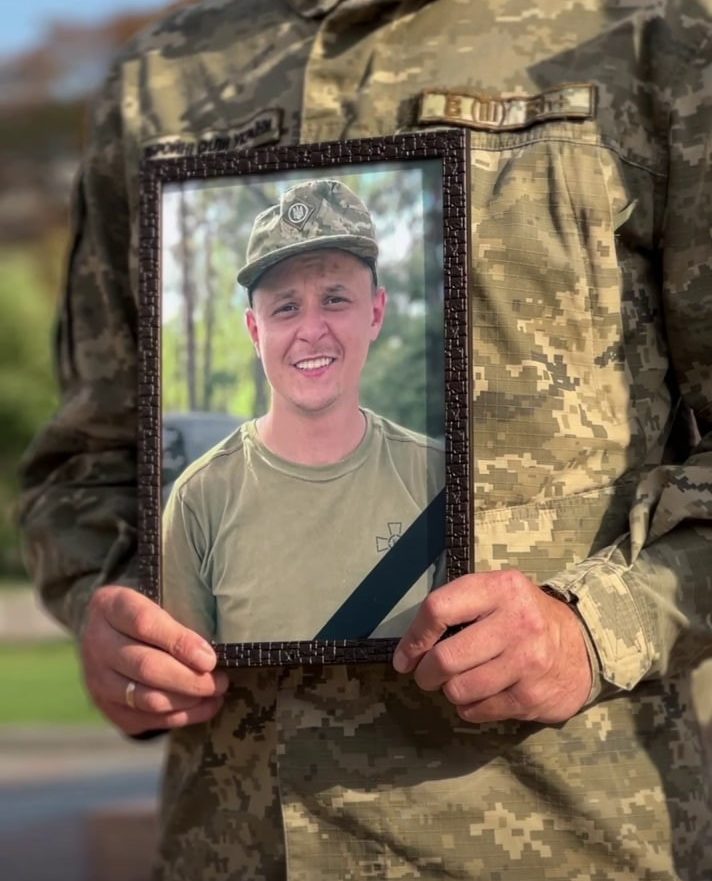 З двома захисниками попрощались у Рівному