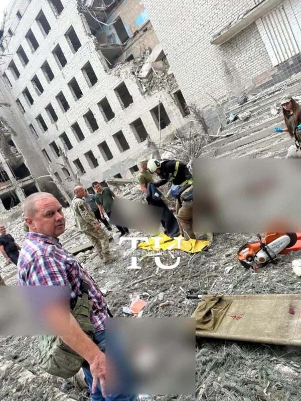 рф вдарила балістикою по військовому інституту в Полтаві. Багато загиблих - фото 1