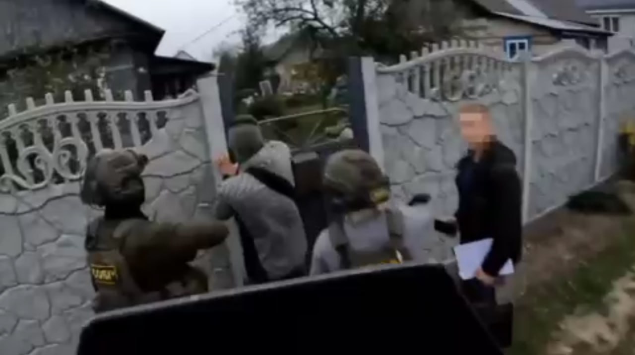 Білоруська влада затримала жінку за відео падіння російського дрона Shahed