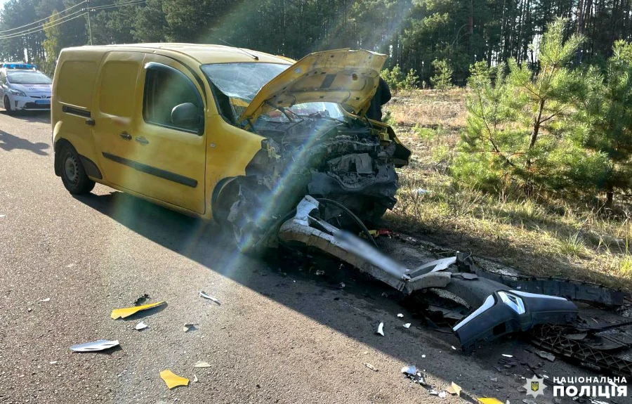 Двоє дорослих і двоє дітей травмувались у ДТП в Рівненському районі - фото 1