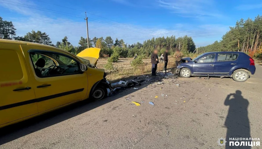Двоє дорослих і двоє дітей травмувались у ДТП в Рівненському районі - фото 2