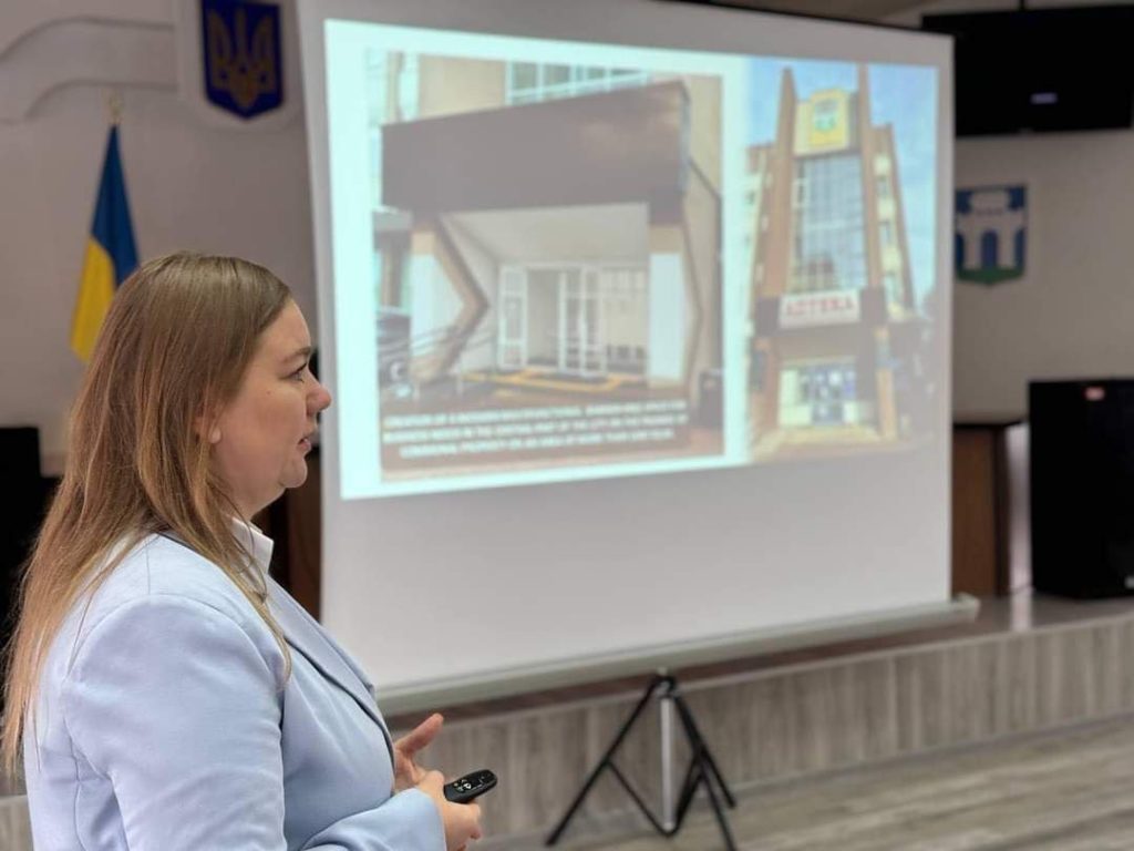 Коворкінг на Поштовій: новий простір для бізнесу, ЦНАПу та виставок у Рівному - фото 2 Коворкінг на Поштовій: новий простір для бізнесу, ЦНАПу та виставок у Рівному - фото 2
