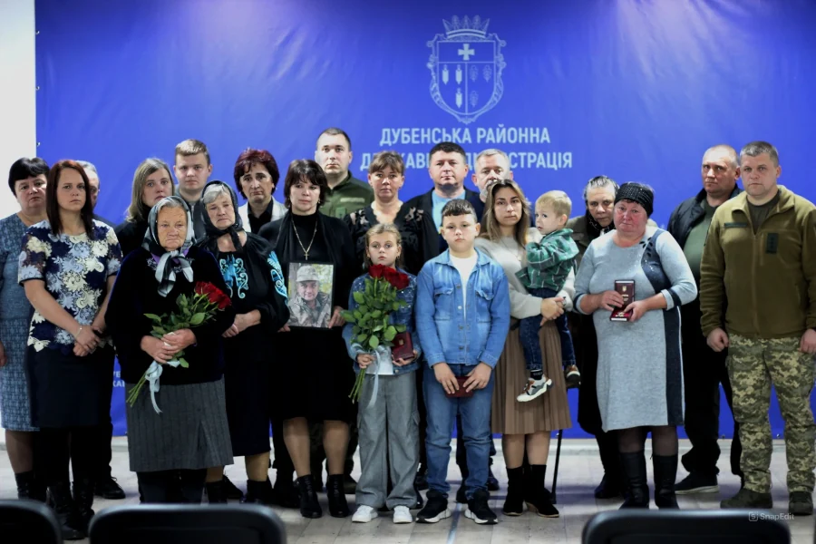 Високі нагороди вручили п'ятьом родинам полеглих Героїв з Рівненщини - фото 1