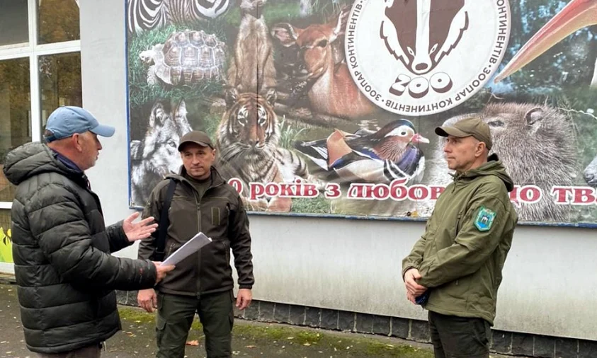 Директора зоопарку в Рівному оштрафували за те, що не повідомив про смерть левиці