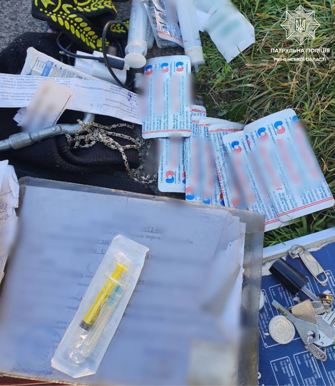 Речовини, схожі на наркотичні, виявили у рівнянина