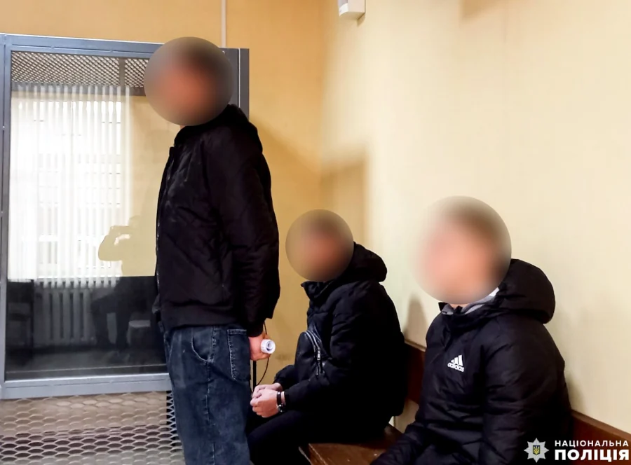 Чоловіка, який підпалив двері в Рівному, затримали у столиці - фото 2