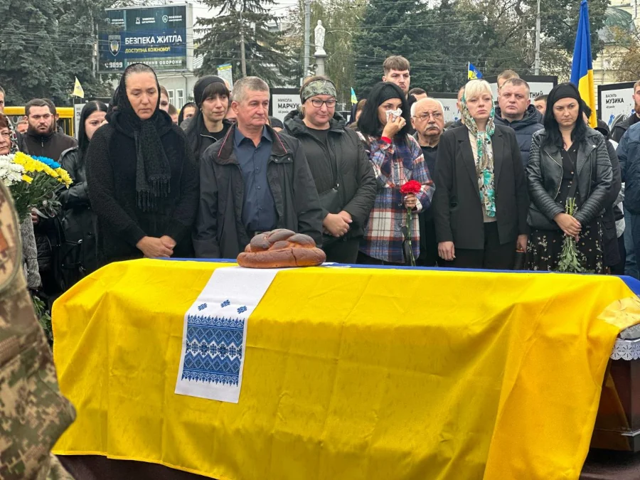 У Рівному попрощалися з полеглим Воїном Олексієм Гуменюком - фото 1
