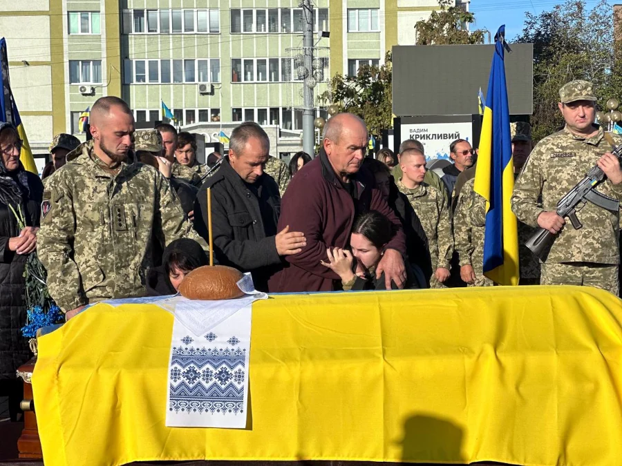 Попрощались у Рівному з полеглим Воїном - фото 1 Попрощались у Рівному з полеглим Воїном - фото 1