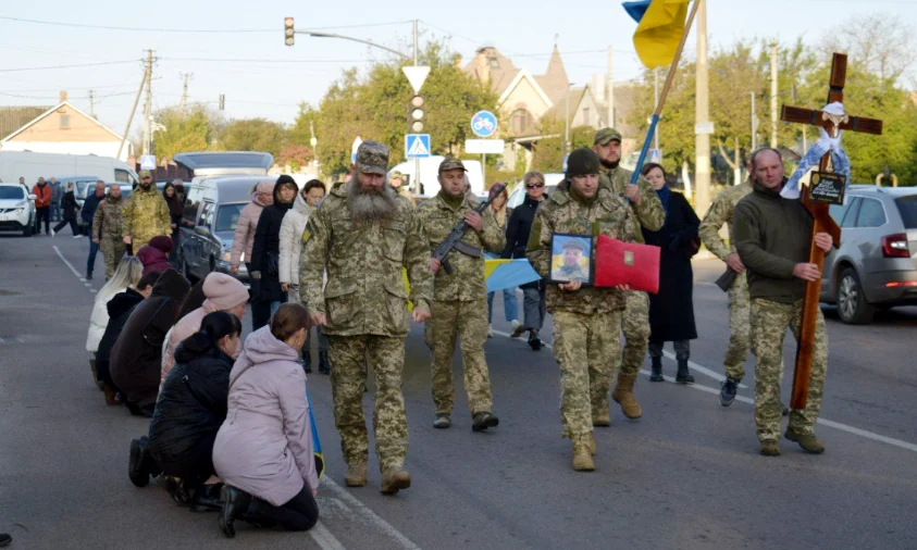 У Здолбунівській громаді прощалися із військовим