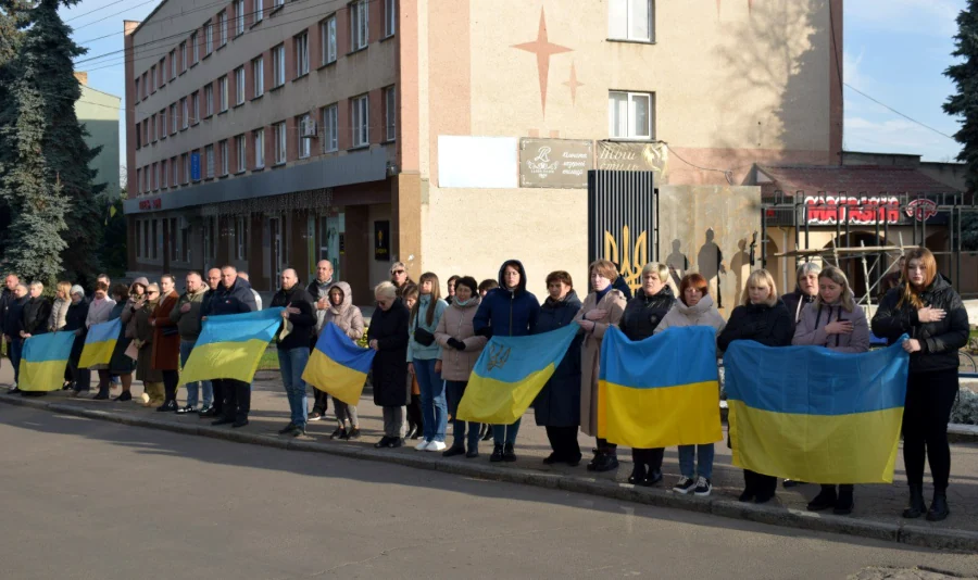 У Здолбунівській громаді прощалися із військовим - фото 3
