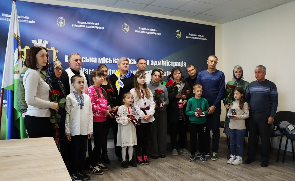 Шістьох захисників з Вараської громади відзначили нагородами. Посмертно - фото 1 Шістьох захисників з Вараської громади відзначили нагородами. Посмертно - фото 1