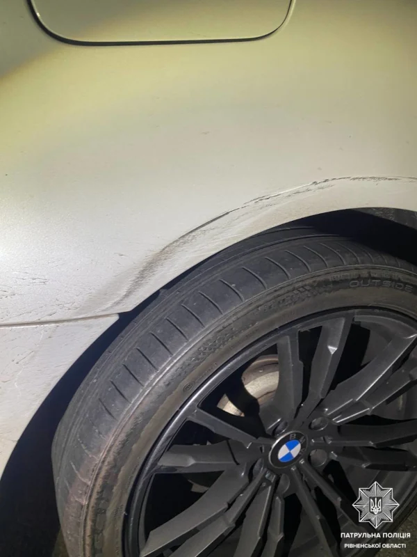 П'яна жінка в Рівному протаранила дві автівки та втекла з місця події - фото 1 П'яна жінка в Рівному протаранила дві автівки та втекла з місця події - фото 1